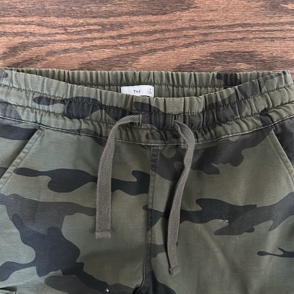 TNA Green Cargo Pants - Picture 3 of 3